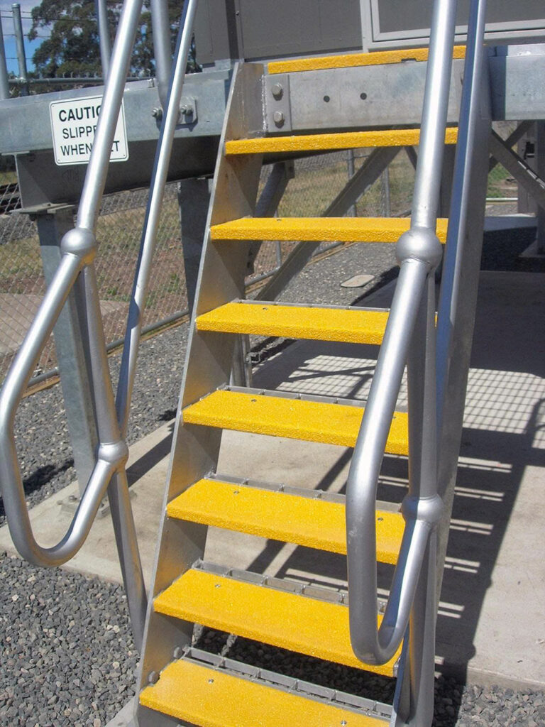 Tấm Chống Trượt Cho Cầu Thang 80x20x0.35 17931