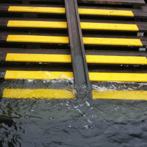 Tấm Chống Trượt Cho Cầu Thang 90x15x0.35 18739