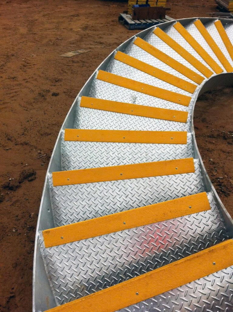 Tấm Chống Trượt Cho Cầu Thang Sắt 60x8x0.3 17956